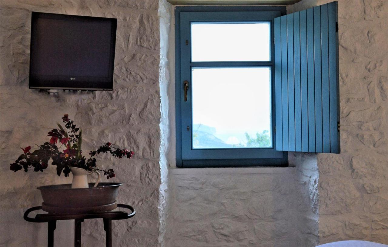 Lithos Stone Suites Areópoli Eksteriør bilde