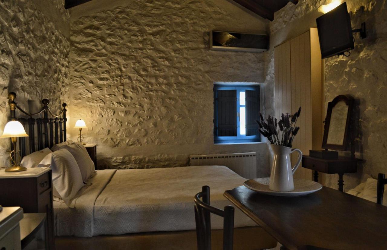 Lithos Stone Suites Areópoli Eksteriør bilde