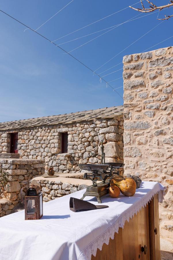 Lithos Stone Suites Areópoli Eksteriør bilde