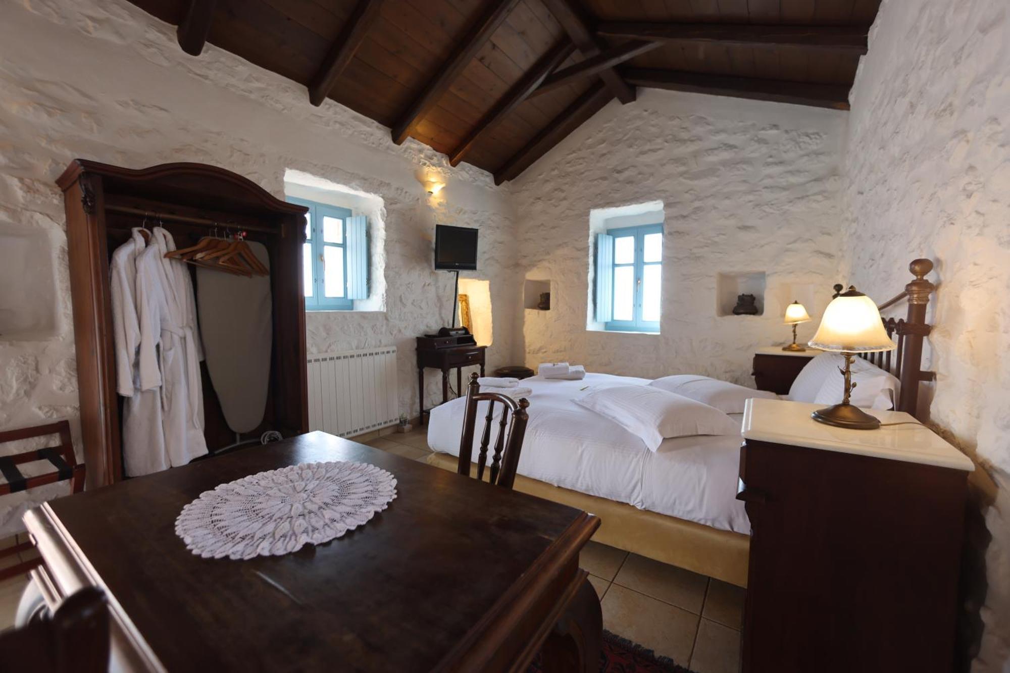 Lithos Stone Suites Areópoli Rom bilde