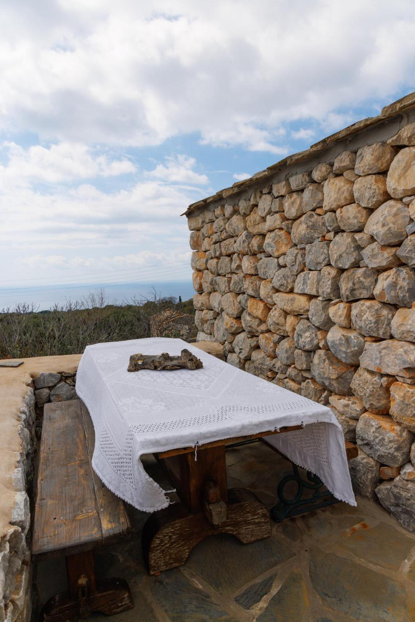 Lithos Stone Suites Areópoli Rom bilde