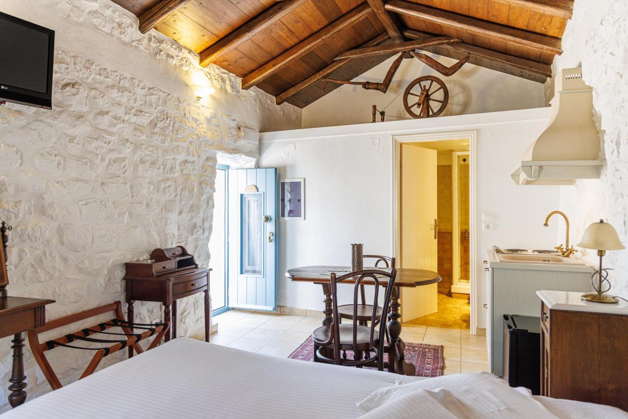 Lithos Stone Suites Areópoli Rom bilde